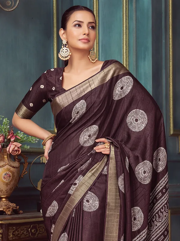 Women's_Silk_Blend_Brown_Printed_Designer_Saree_With_Blouse_Piece