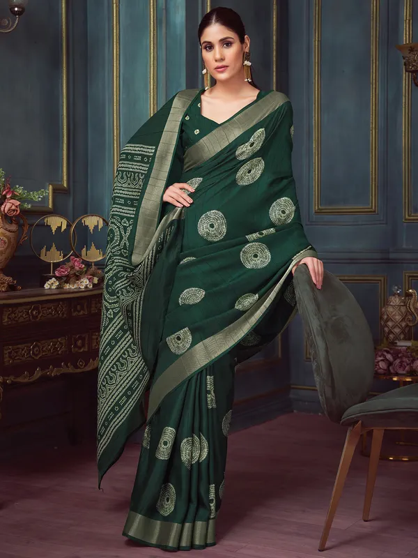 Women's_Silk_Blend_Green_Printed_Designer_Saree_With_Blouse_Piece