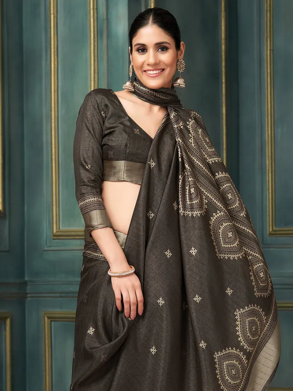 Women's_Silk_Blend_Dark_Brown_Printed_Designer_Saree_With_Blouse_Piece