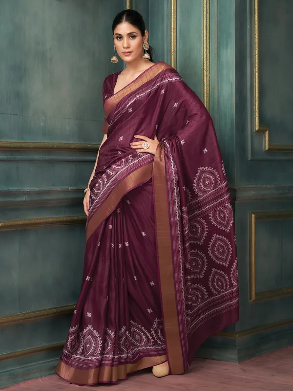 Women's_Silk_Blend_Burgundy_Printed_Designer_Saree_With_Blouse_Piece