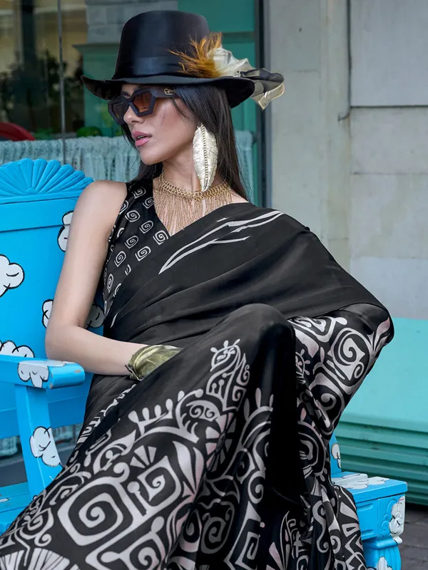 Women's_Crepe_Black_Printed_Designer_Saree_With_Blouse_Piece