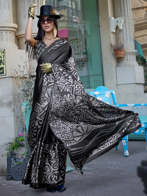 Women's_Crepe_Black_Printed_Designer_Saree_With_Blouse_Piece