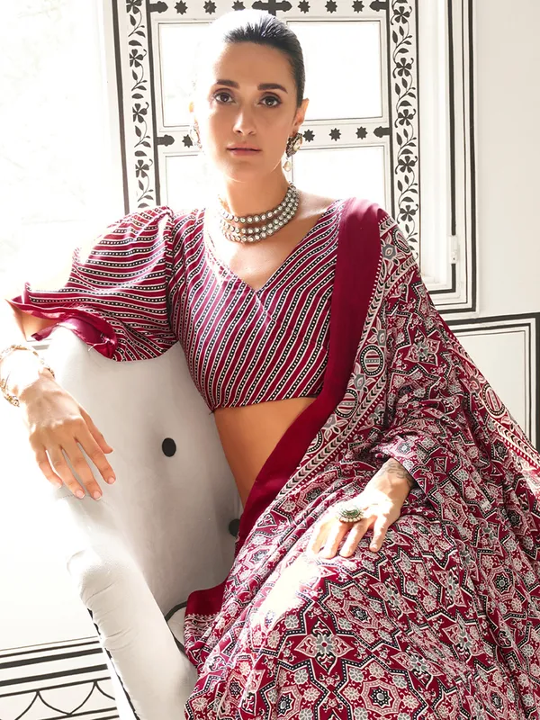 Women's_Crepe_Maroon_Printed_Designer_Saree_With_Blouse_Piece