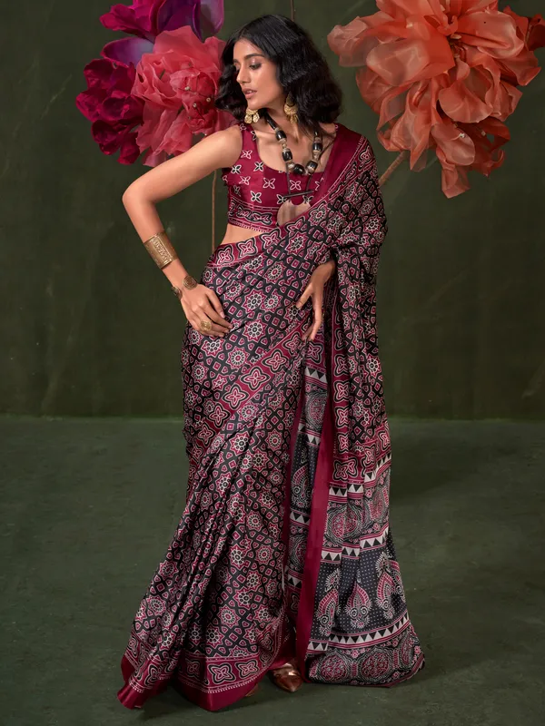 Women's_Crepe_Black_Printed_Designer_Saree_With_Blouse_Piece