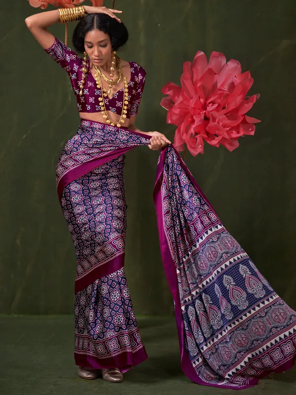 Women's_Crepe_Navy_Blue_Printed_Designer_Saree_With_Blouse_Piece