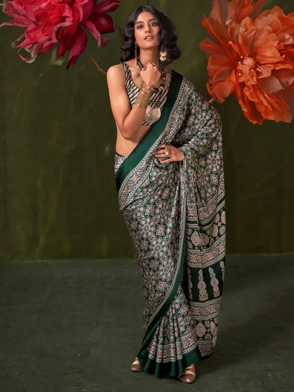 Women's_Crepe_Green_Printed_Designer_Saree_With_Blouse_Piece