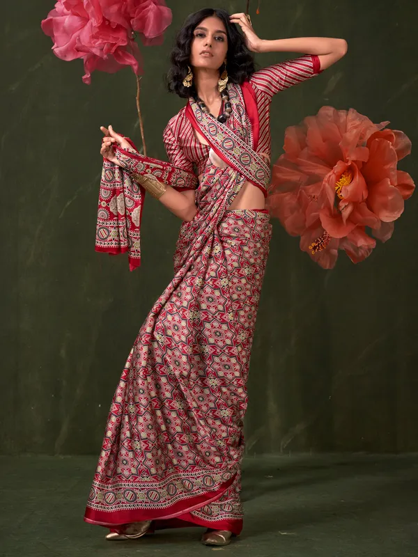Women's_Crepe_Red_Printed_Designer_Saree_With_Blouse_Piece