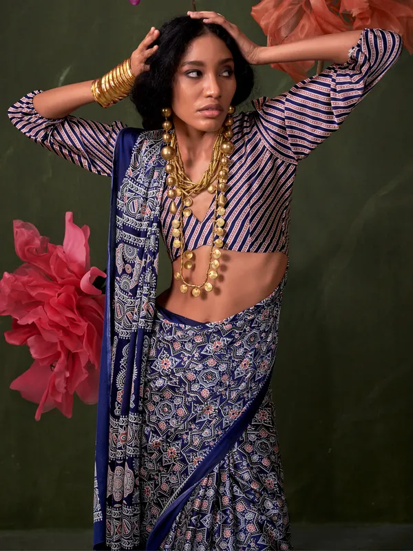 Women's_Crepe_Navy_Blue_Printed_Designer_Saree_With_Blouse_Piece