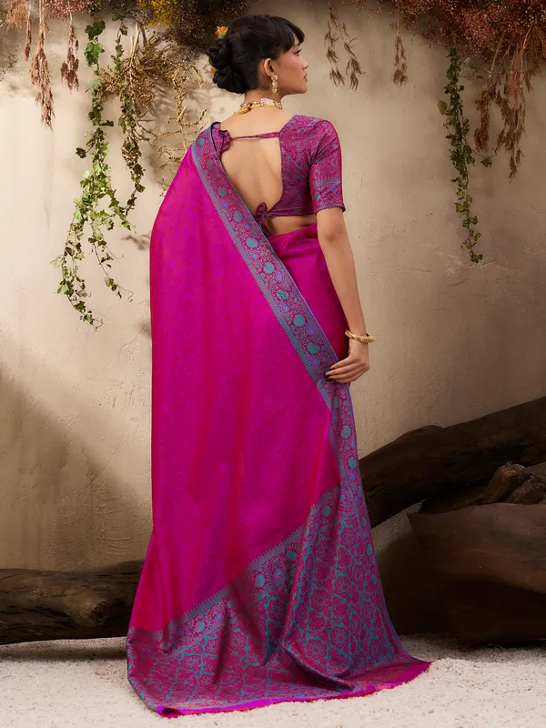 Women's_Silk_Blend_Magenta_Woven_Design_Designer_Saree_With_Blouse_Piece