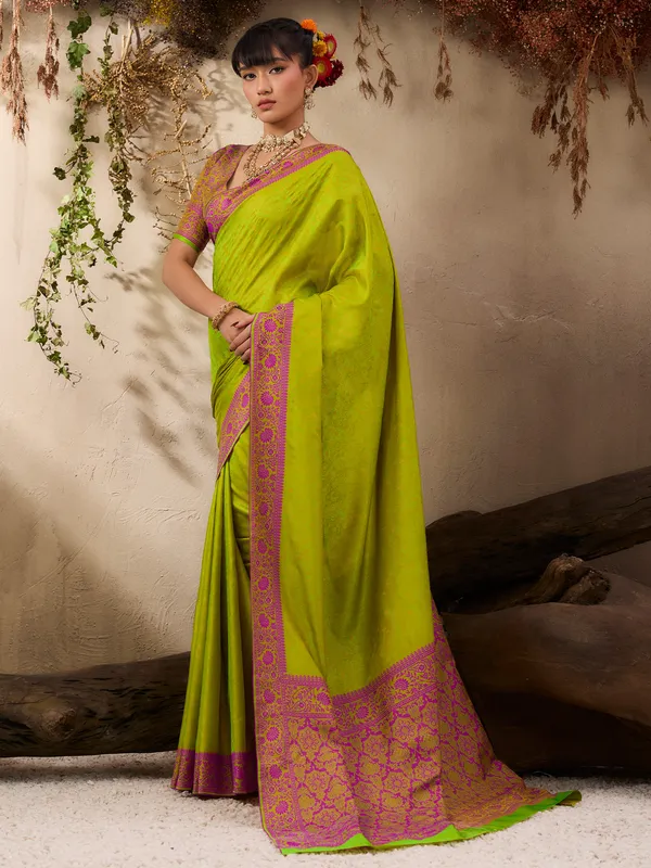 Women's_Silk_Blend_Green_Woven_Design_Designer_Saree_With_Blouse_Piece
