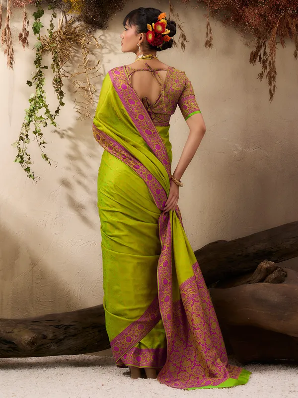 Women's_Silk_Blend_Green_Woven_Design_Designer_Saree_With_Blouse_Piece