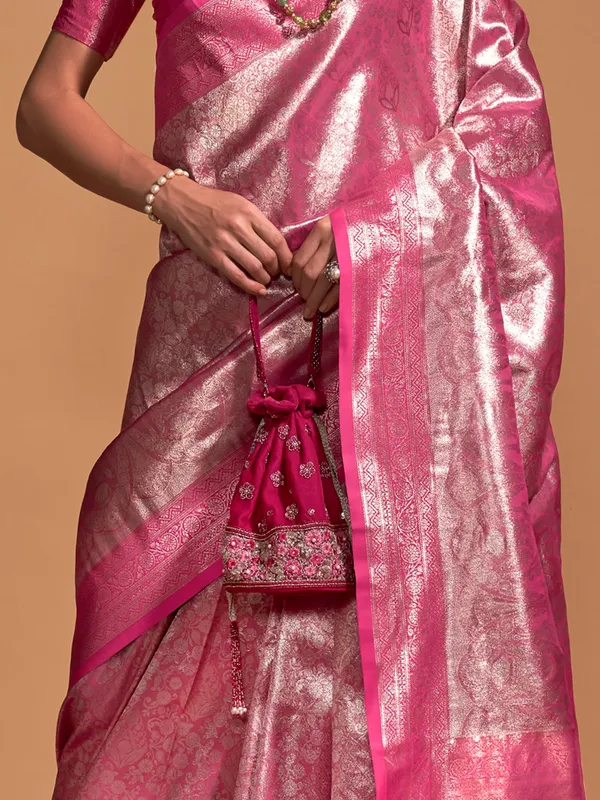 Women's_Kanjeevaram_Silk_Pink_Woven_Design_Designer_Saree_With_Blouse_Piece