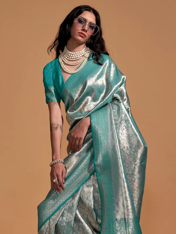 Women's_Kanjeevaram_Silk_Light_Blue_Woven_Design_Designer_Saree_With_Blouse_Piece