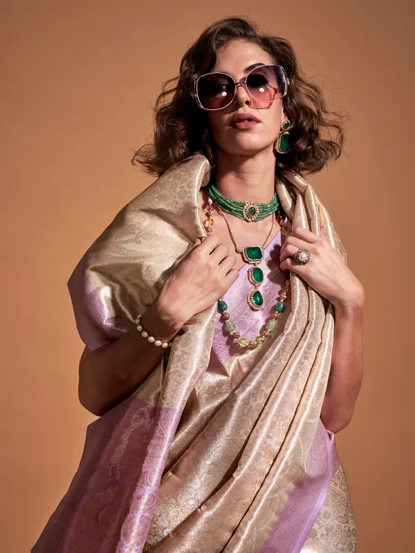 Women's_Kanjeevaram_Silk_Cream_Woven_Design_Designer_Saree_With_Blouse_Piece