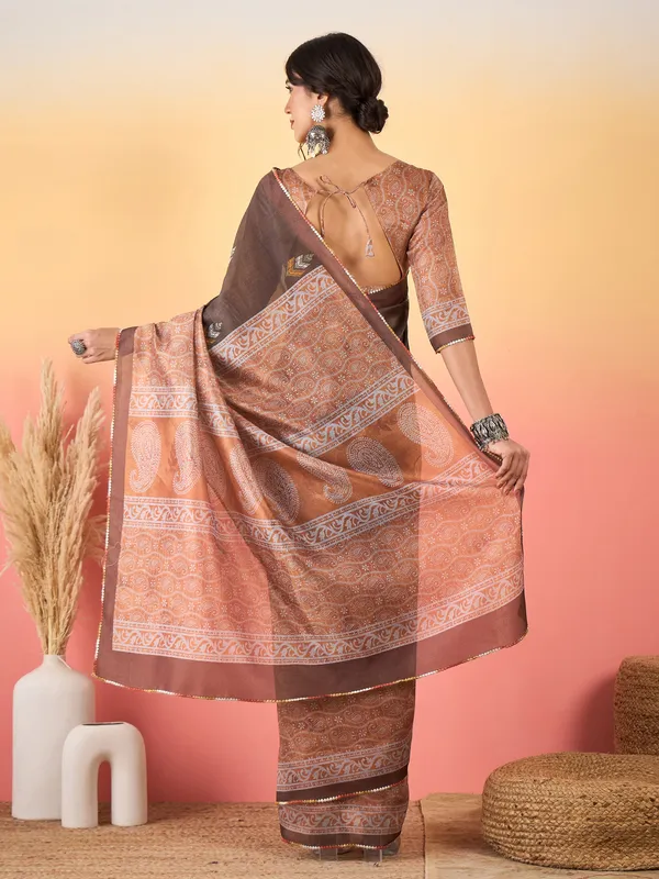 Women's_Silk_Blend_Rust_Printed_Designer_Saree_With_Blouse_Piece