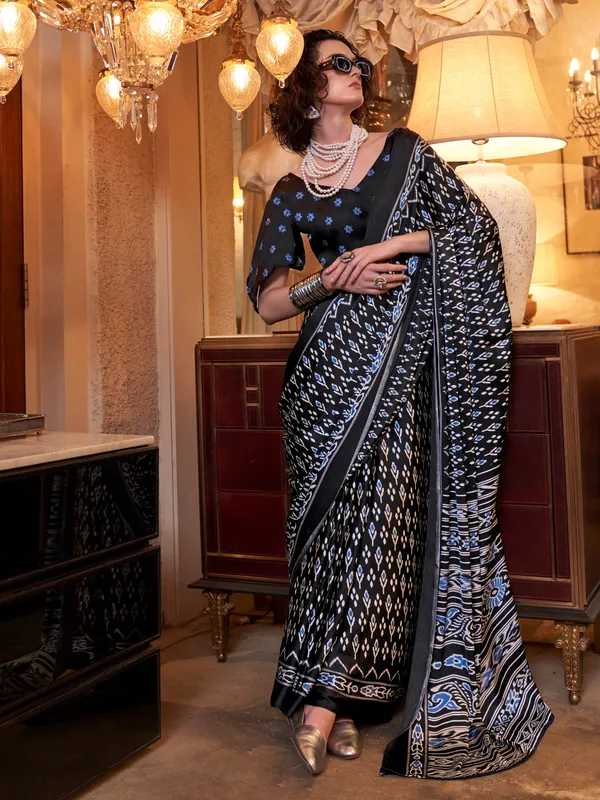 Women's_Crepe_Black_Printed_Designer_Saree_With_Blouse_Piece