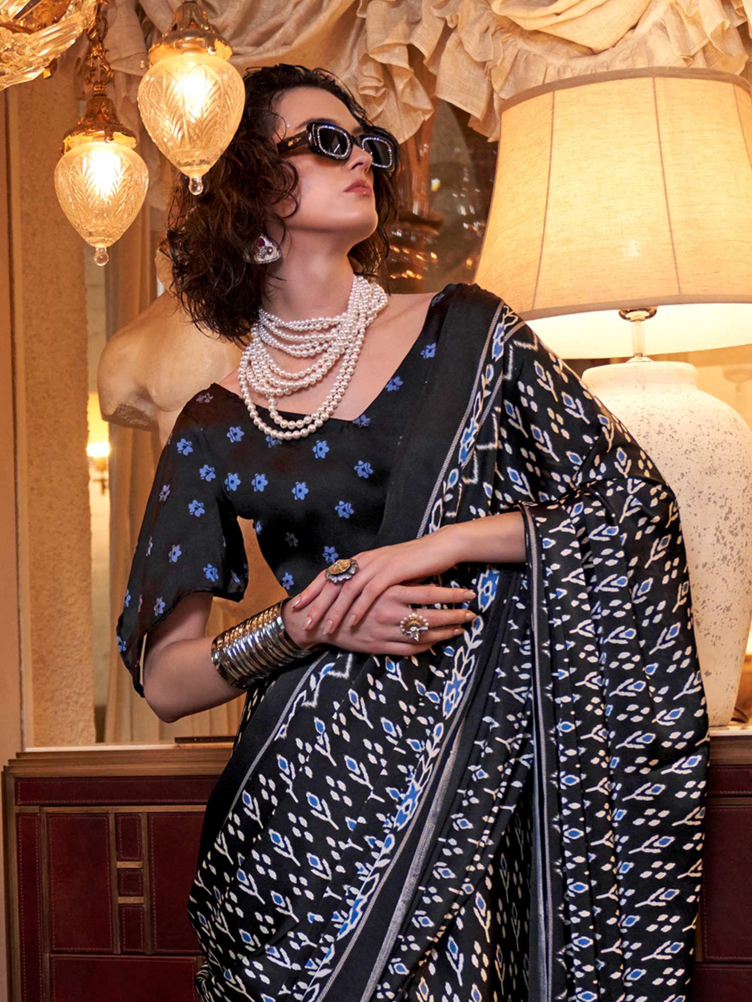 Women's_Crepe_Black_Printed_Designer_Saree_With_Blouse_Piece