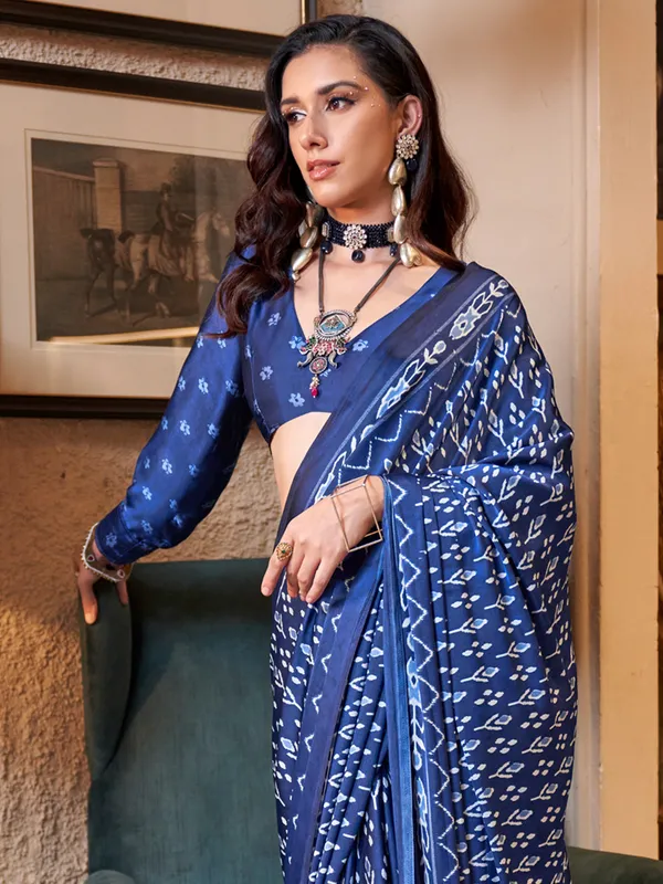 Women's_Crepe_Dark_Blue_Printed_Designer_Saree_With_Blouse_Piece