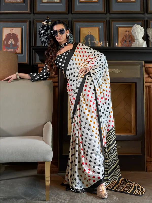 Women's_Crepe_White_Printed_Designer_Saree_With_Blouse_Piece