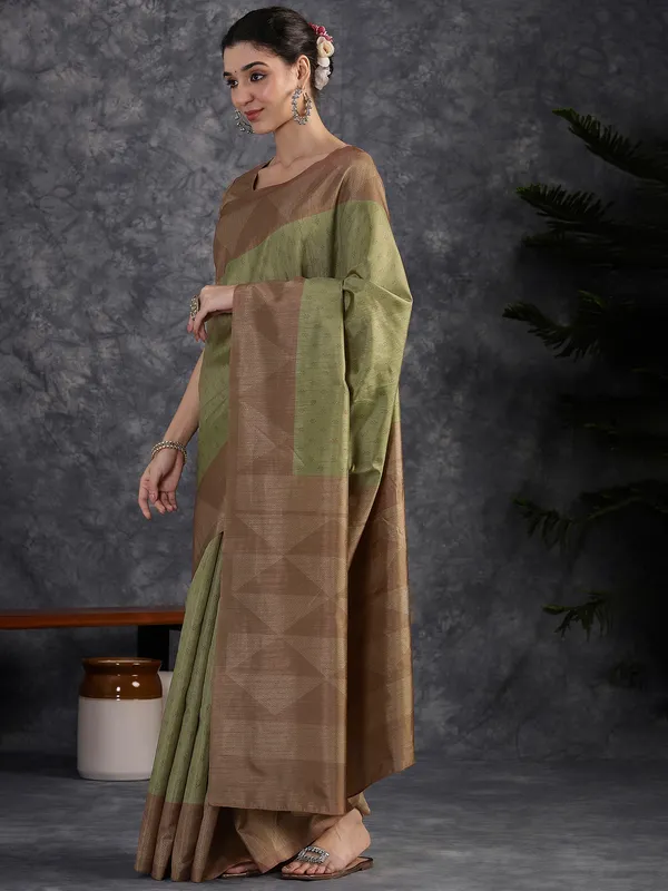 Women's_Silk_Blend_Olive_Printed_Designer_Saree_With_Blouse_Piece