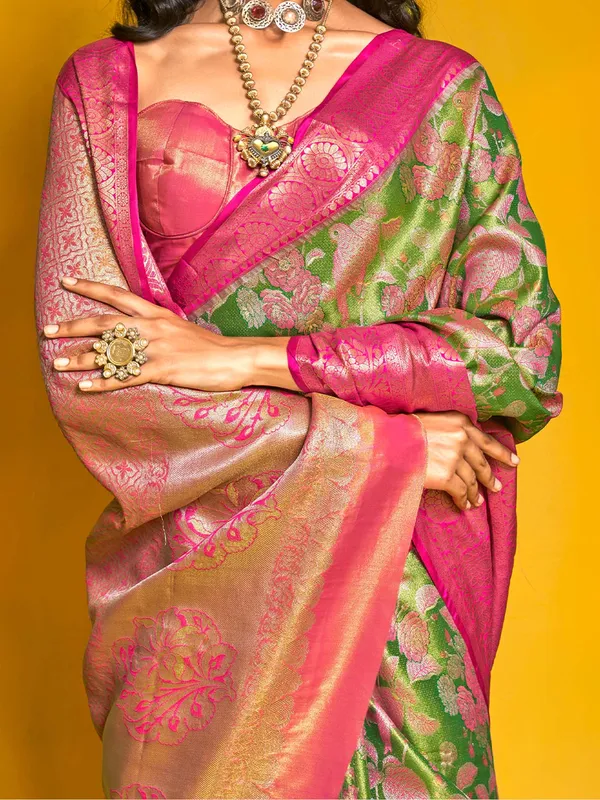 Women's_Kanjeevaram_Silk_Light_Green_Woven_Design_Designer_Saree_With_Blouse_Piece