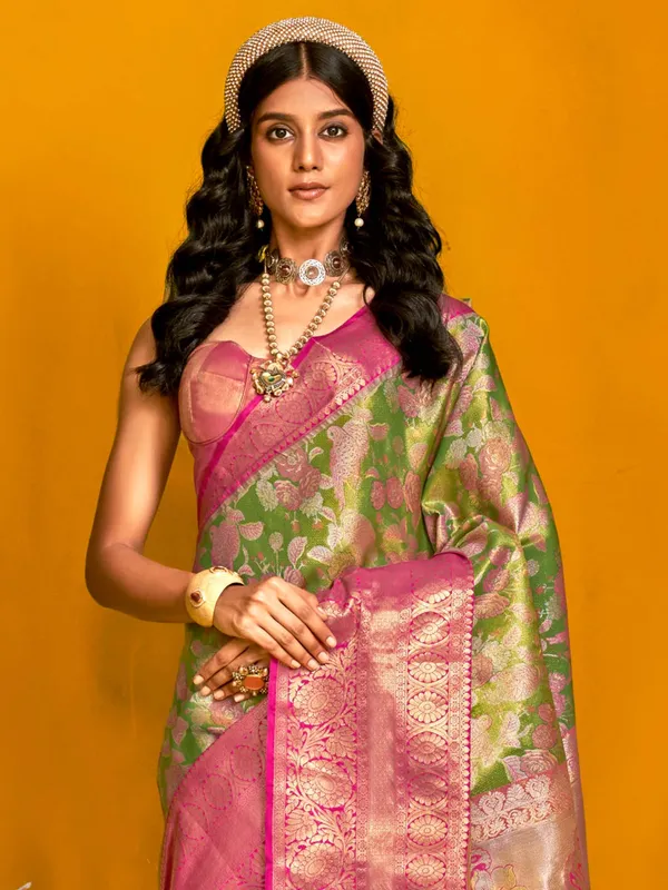 Women's_Kanjeevaram_Silk_Light_Green_Woven_Design_Designer_Saree_With_Blouse_Piece