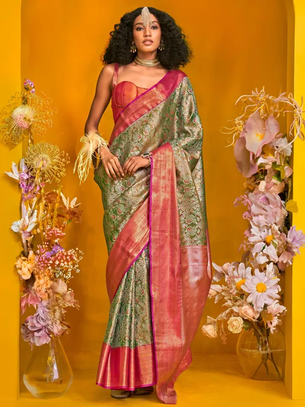 Women's_Kanjeevaram_Silk_Green_Woven_Design_Designer_Saree_With_Blouse_Piece