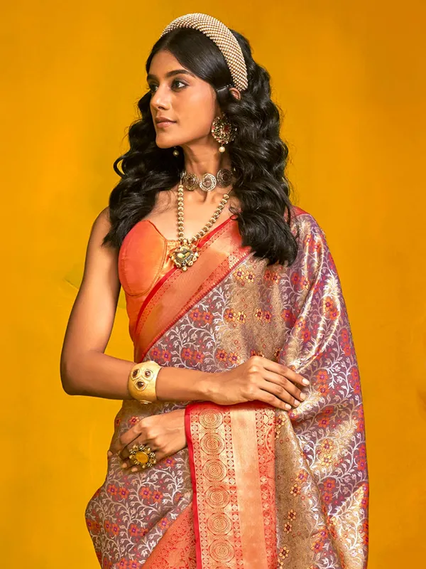 Women's_Kanjeevaram_Silk_Metallic_Woven_Design_Designer_Saree_With_Blouse_Piece