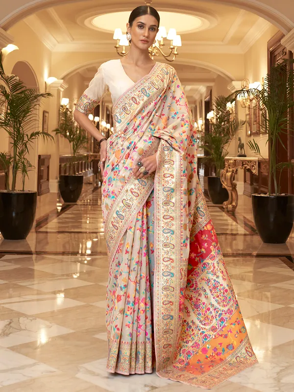 Women's_Silk_Blend_Cream_Woven_Design_Celebrity_Saree_With_Blouse_Piece
