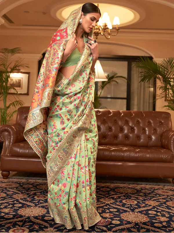 Women's_Silk_Blend_Green_Woven_Design_Celebrity_Saree_With_Blouse_Piece