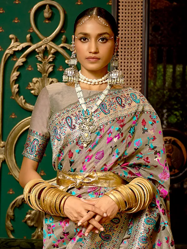 Women's_Silk_Blend_Grey_Woven_Design_Celebrity_Saree_With_Blouse_Piece
