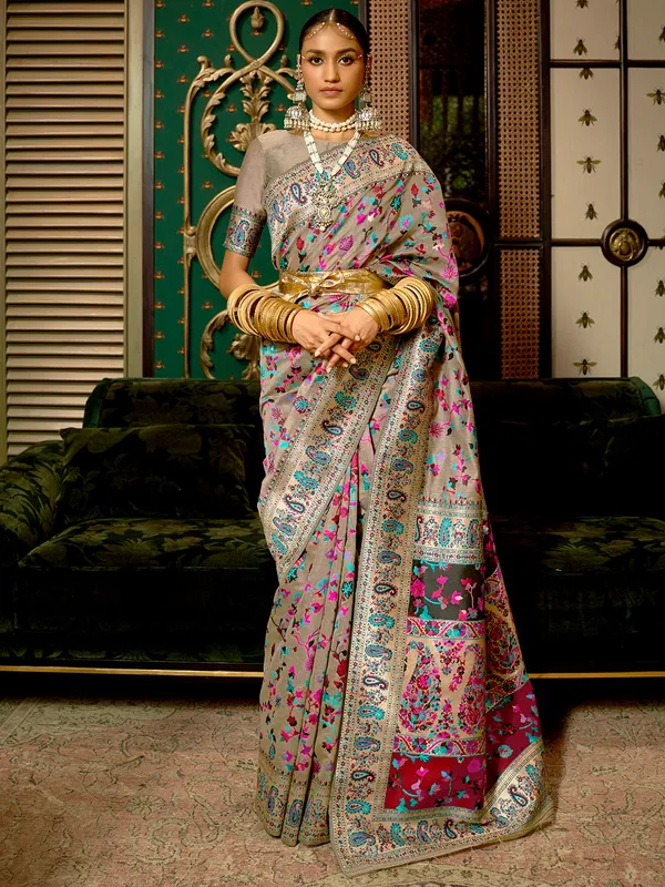 Women's_Silk_Blend_Grey_Woven_Design_Celebrity_Saree_With_Blouse_Piece
