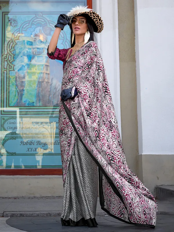 Women's_Crepe_Off_White_Printed_Designer_Saree_With_Blouse_Piece