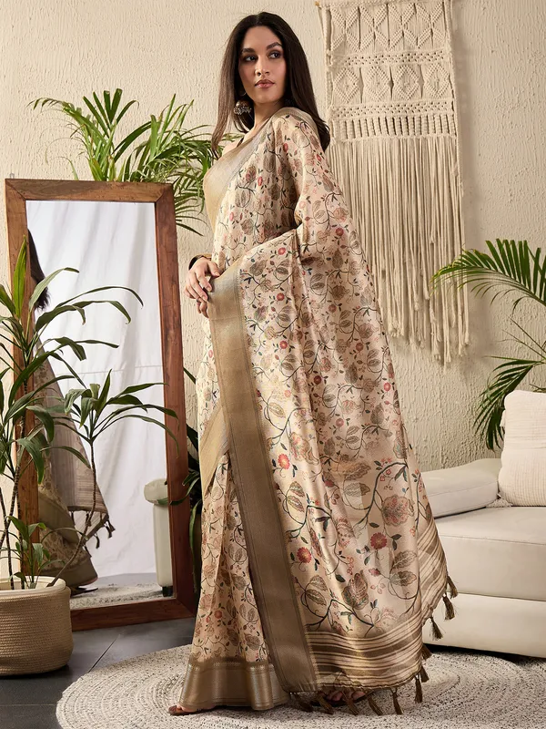 Women's_Kanjeevaram_Silk_Off_White_Digital_Print_Designer_Saree_With_Blouse_Piece