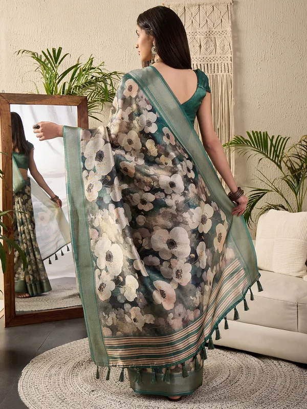 Women's_Kanjeevaram_Silk_Green_Digital_Print_Designer_Saree_With_Blouse_Piece