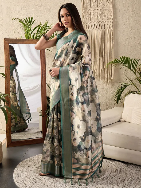 Women's_Kanjeevaram_Silk_Green_Digital_Print_Designer_Saree_With_Blouse_Piece