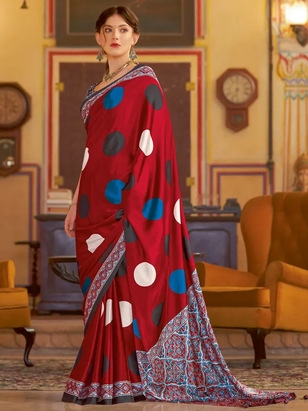 Women's_Crepe_Red_Printed_Designer_Saree_With_Blouse_Piece