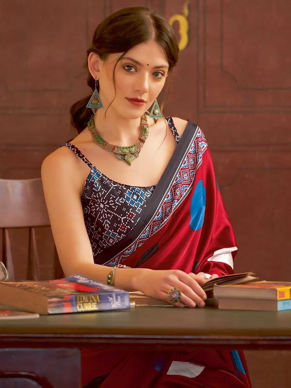 Women's_Crepe_Red_Printed_Designer_Saree_With_Blouse_Piece
