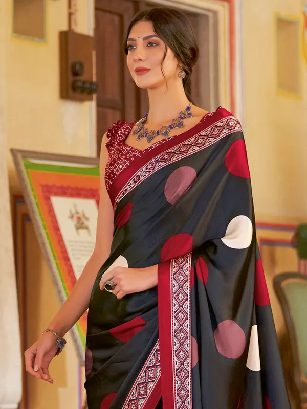 Women's_Crepe_Black_Printed_Designer_Saree_With_Blouse_Piece