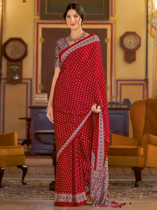 Women's_Crepe_Red_Printed_Designer_Saree_With_Blouse_Piece