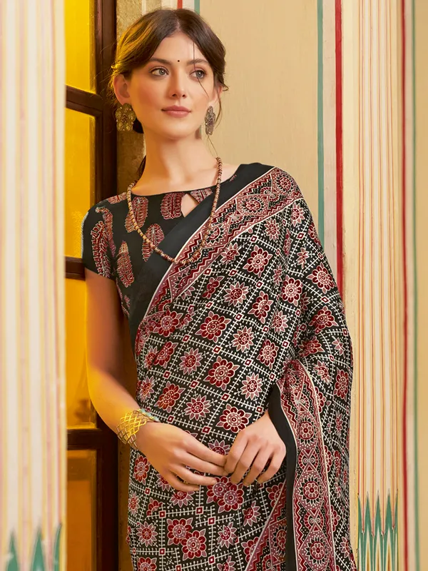 Women's_Crepe_Black_Printed_Designer_Saree_With_Blouse_Piece