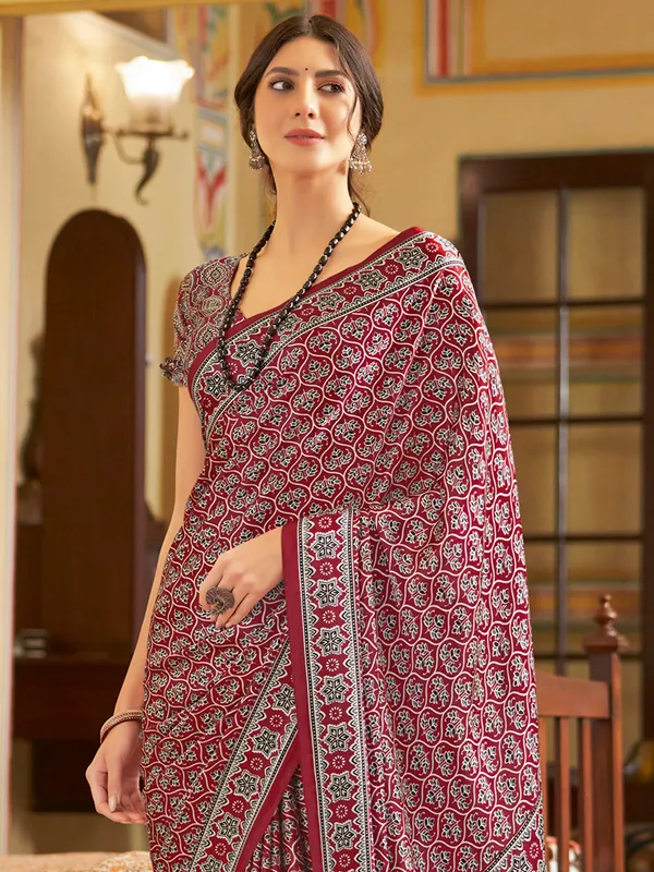 Women's_Crepe_Red_Printed_Designer_Saree_With_Blouse_Piece