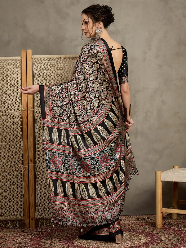 Women's_Pure_Crepe_Black_Printed_Designer_Saree_With_Blouse_Piece
