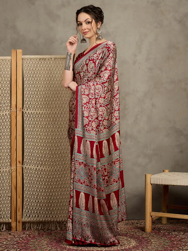 Women's_Pure_Crepe_Red_Printed_Designer_Saree_With_Blouse_Piece