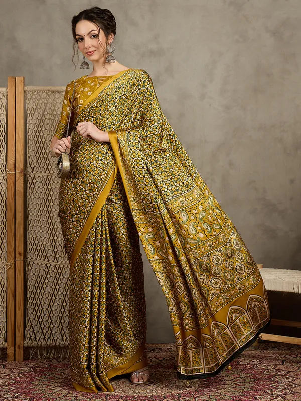 Women's_Pure_Crepe_Mustard_Printed_Designer_Saree_With_Blouse_Piece