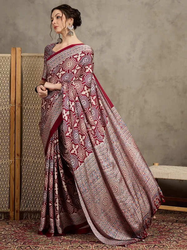 Women's_Pure_Crepe_Maroon_Printed_Designer_Saree_With_Blouse_Piece