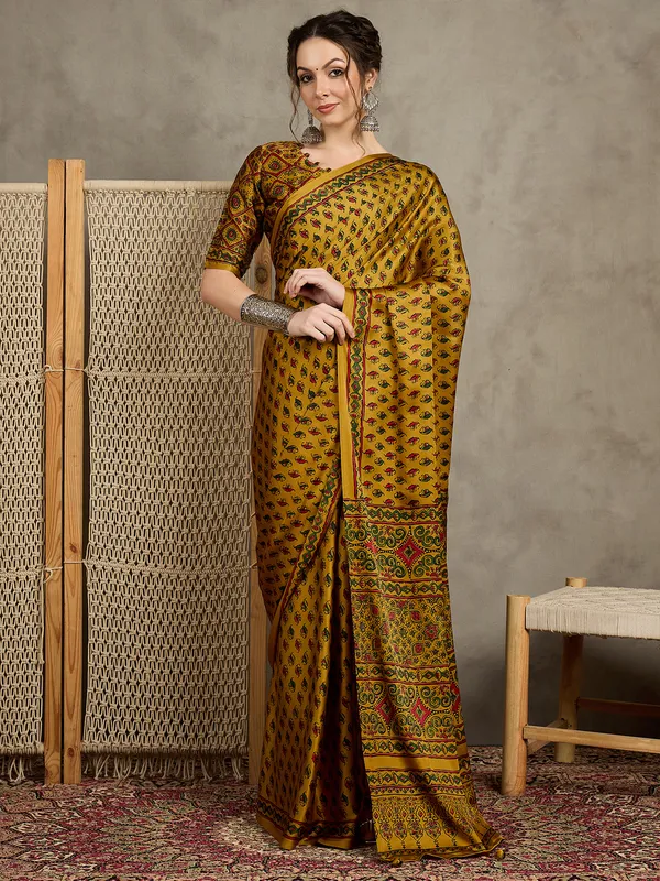 Women's_Pure_Crepe_Mustard_Printed_Designer_Saree_With_Blouse_Piece