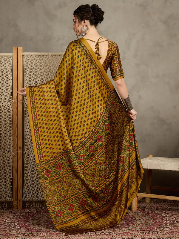 Women's_Pure_Crepe_Mustard_Printed_Designer_Saree_With_Blouse_Piece