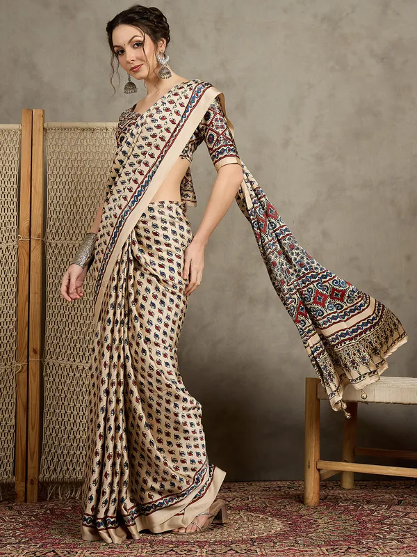 Women's_Pure_Crepe_Cream_Printed_Designer_Saree_With_Blouse_Piece