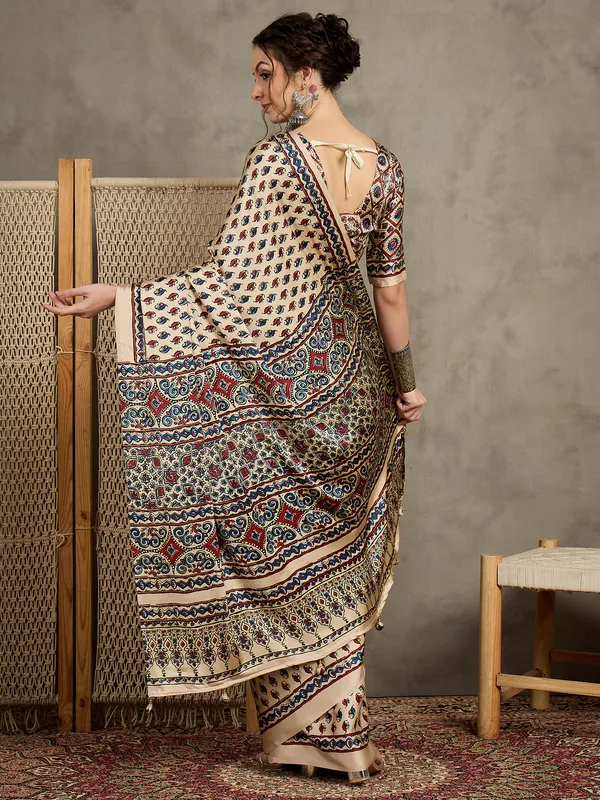 Women's_Pure_Crepe_Cream_Printed_Designer_Saree_With_Blouse_Piece